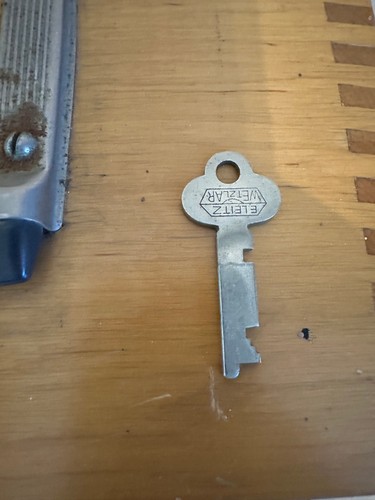 Antiker holzkasten für ernst - antiker,